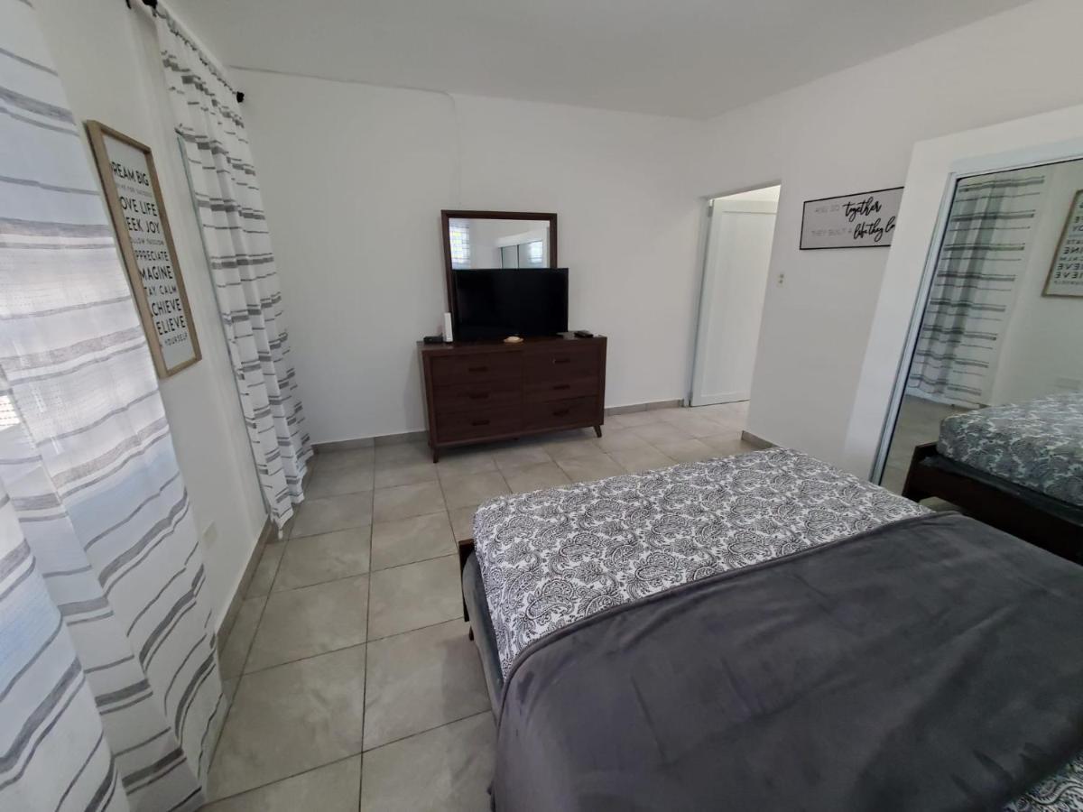 Aguadilla Sunrise Apt With Ac Wifi 8 Minute Walk From Crashboat Beach Bagian luar foto