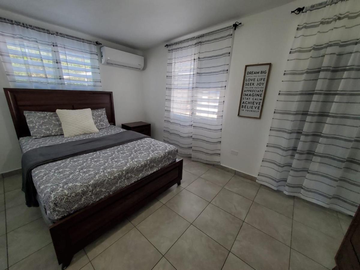 Aguadilla Sunrise Apt With Ac Wifi 8 Minute Walk From Crashboat Beach Bagian luar foto