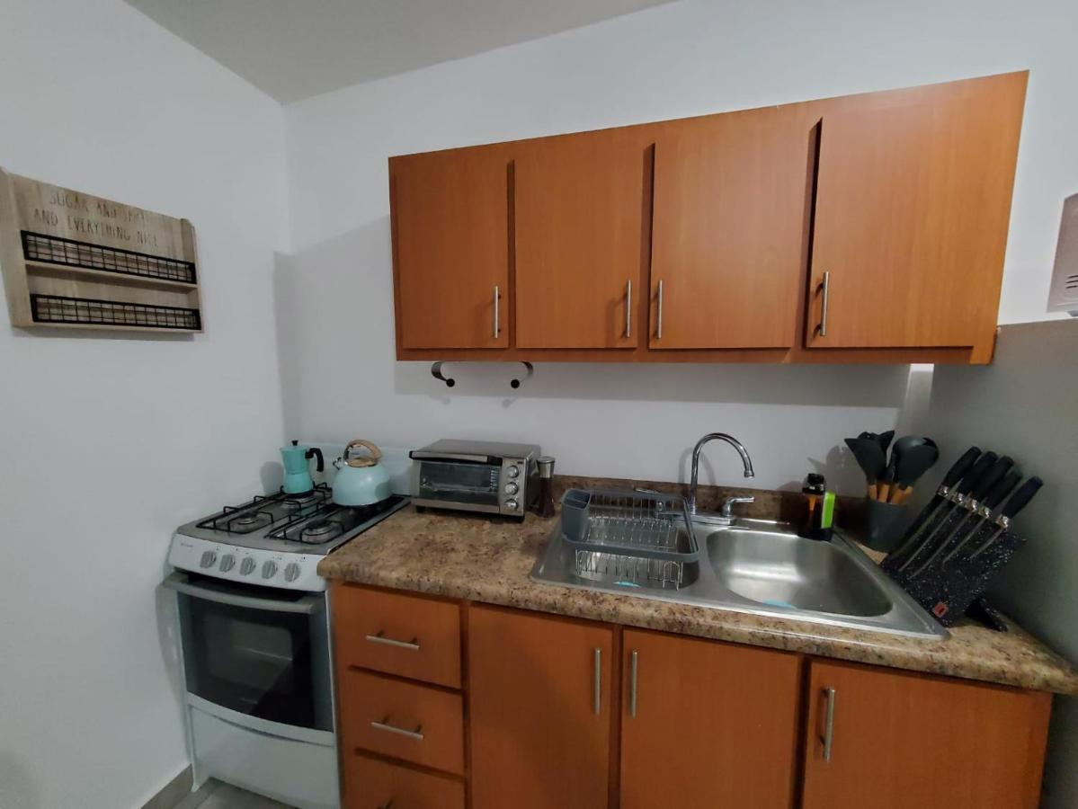 Aguadilla Sunrise Apt With Ac Wifi 8 Minute Walk From Crashboat Beach Bagian luar foto